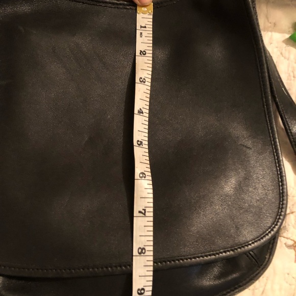 💲⚡️Coach tote L35-6383 ‼️EUC AND ROOMY AND GREAT FOR ANY OCCASIONS ‼️SALE - Picture 11 of 11